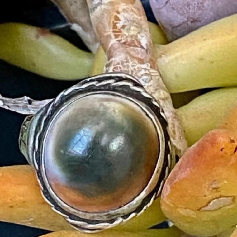 Women’s rings with aquamarine gems for calm -Vintage Navajo Sterling Silver Ring with Operculum Shell Size 11