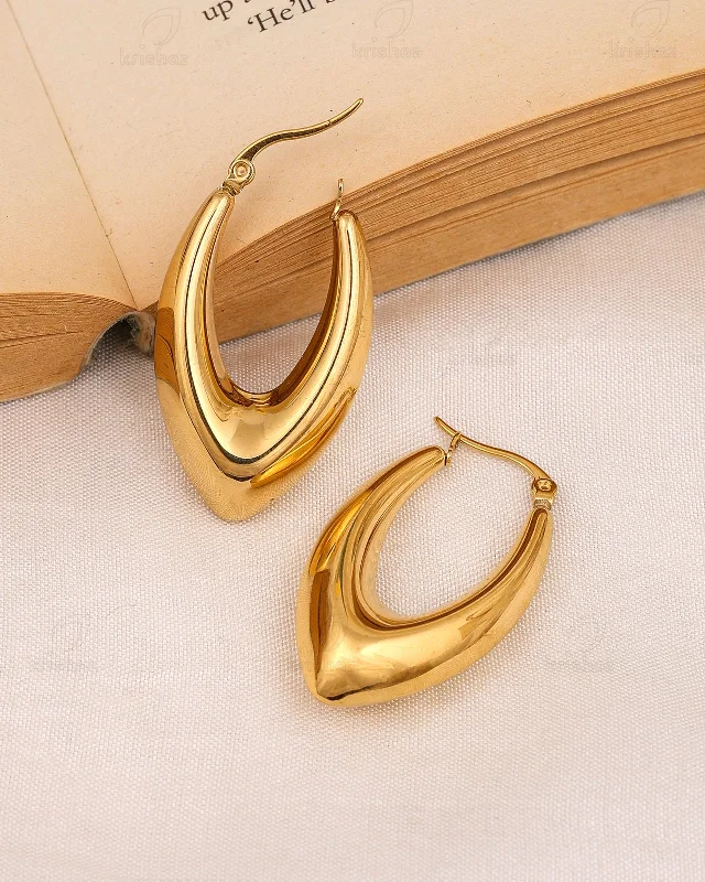 Hoop earrings with satin finishes for a smooth and elegant appearance-Raffiné Fashionable Hoops