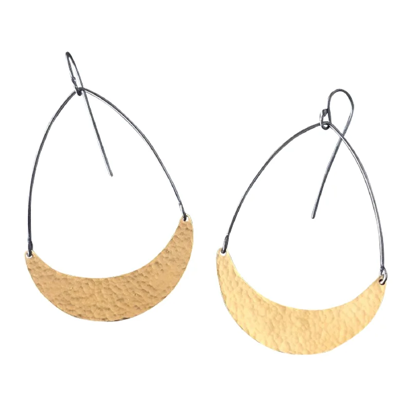 Best hoop earrings with baroque pearls for a luxurious and elegant vibe-single arc earrings