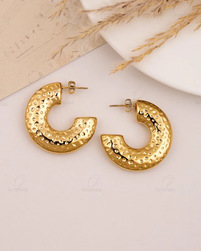 Best hoop earrings with crescent-shaped designs for a bold, moon-inspired style-Zoro Fashionable Hoops