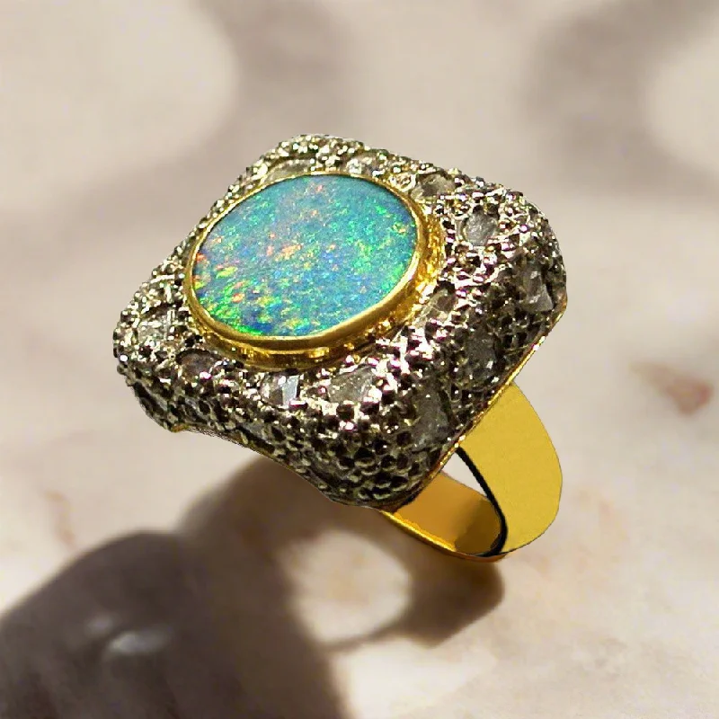 Women’s rings with crescent peridot for green -Ring in 18k Gold with an Australian bulder opal and diamonds chips (B-15)