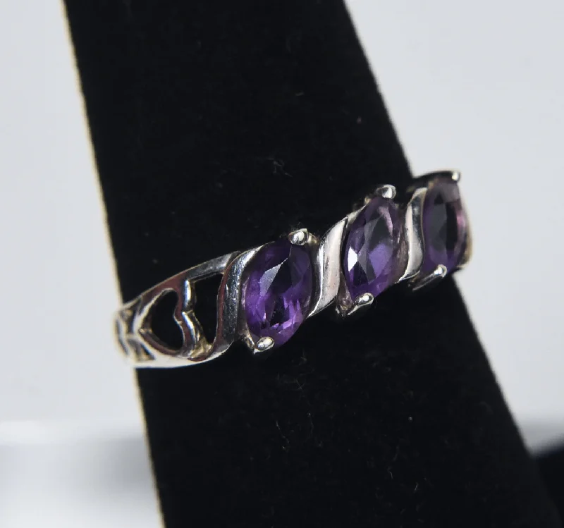 Women’s signet rings with bold family crests -Sterling Silver Amethyst Ring with Heart Motif - Size 5.75